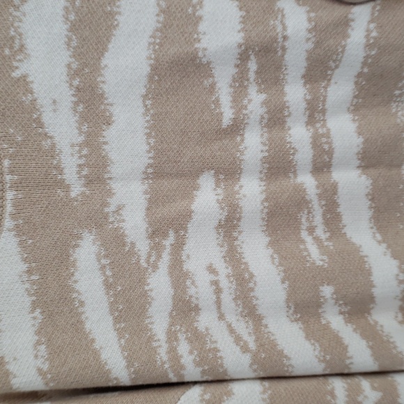 Rails Virgo Camel animal stripe sweater, animal print, cashmere, new. - Picture 5 of 8